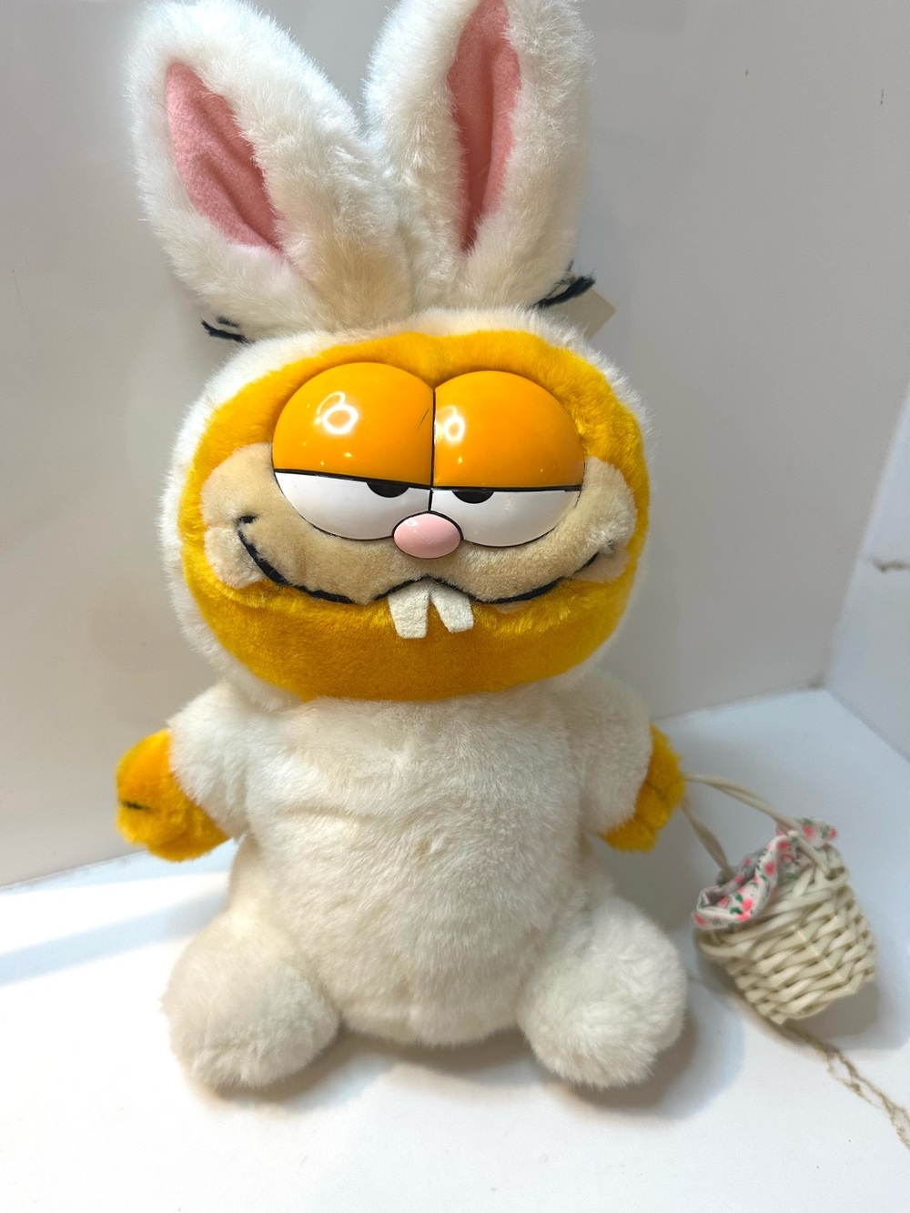 Garfield vintage 1981 Dakin Easter Bunny plush